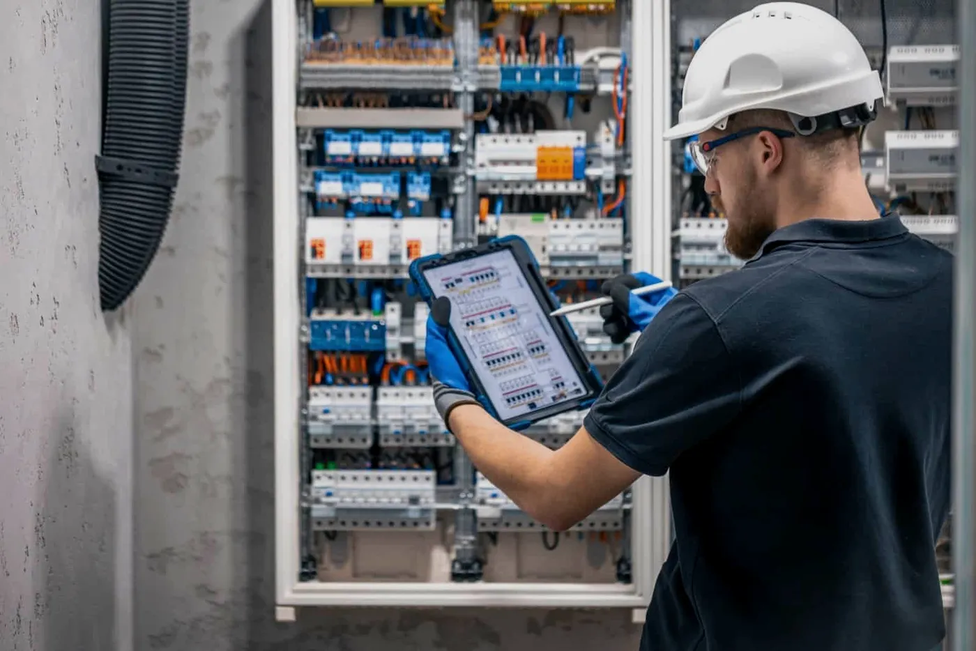 Elektricien aan het werk